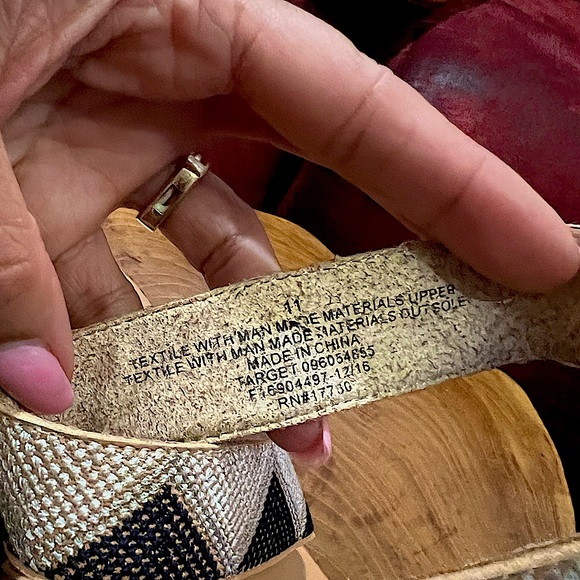 Mossimo by Target Geometric Black and White Flat Sandals - Picture 5 of 6